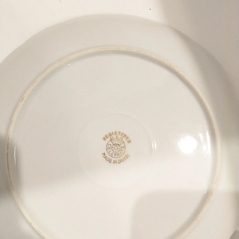 Vintage Registered U.S.A. Celebrate made in Japan Teacups & Dessert Plates - Picture 3 of 9
